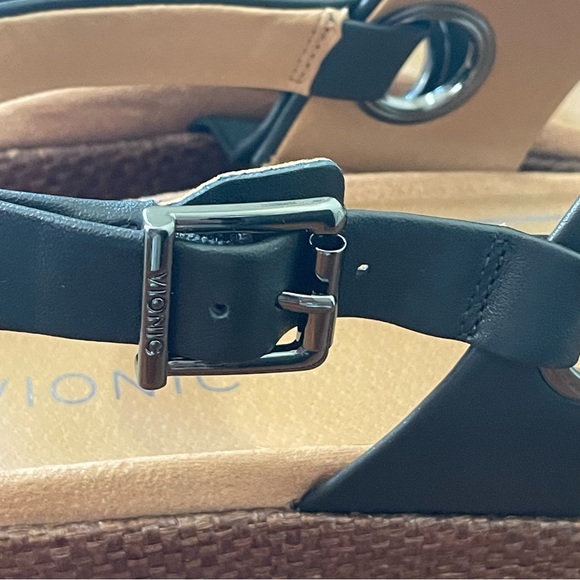 Vionic Women's 9.5 Louise Raffia Platform Sandals in black. Buckled sling back. - Picture 6 of 10